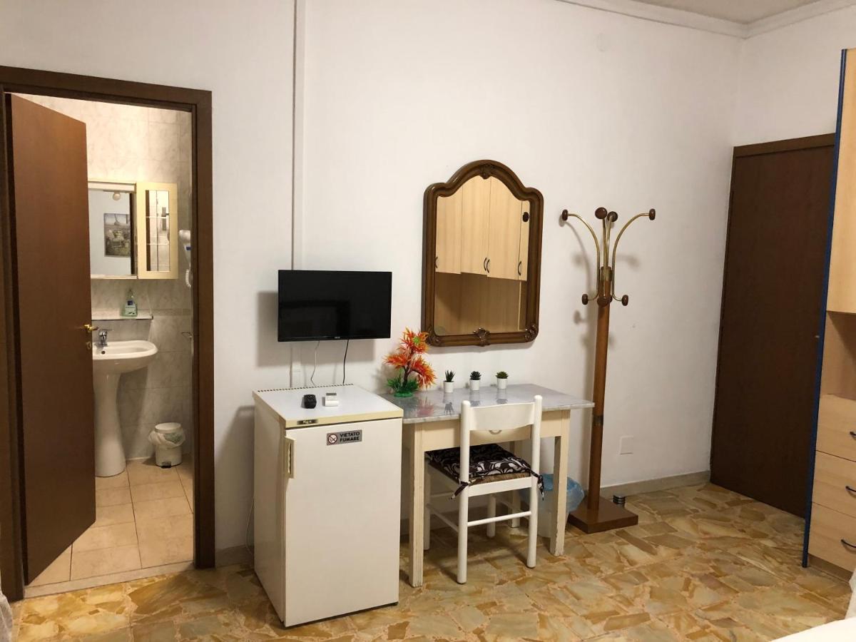 Le Terrazze Hotel Ferrara Bagian luar foto